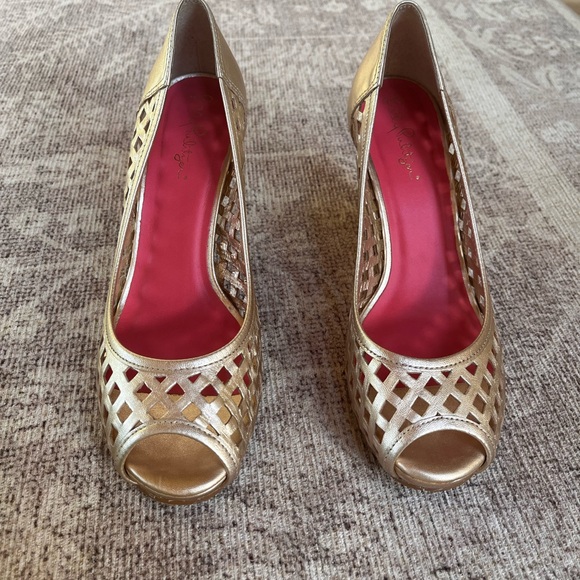 Lilly Pulitzer Gold Wedges - Picture 1 of 13